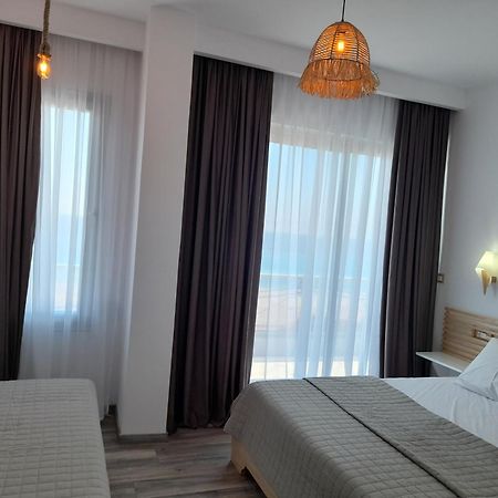 Anxhelos Hotel Himare Esterno foto