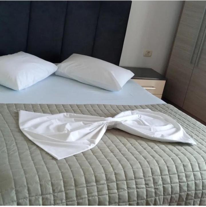 Anxhelos Hotel Himare Esterno foto