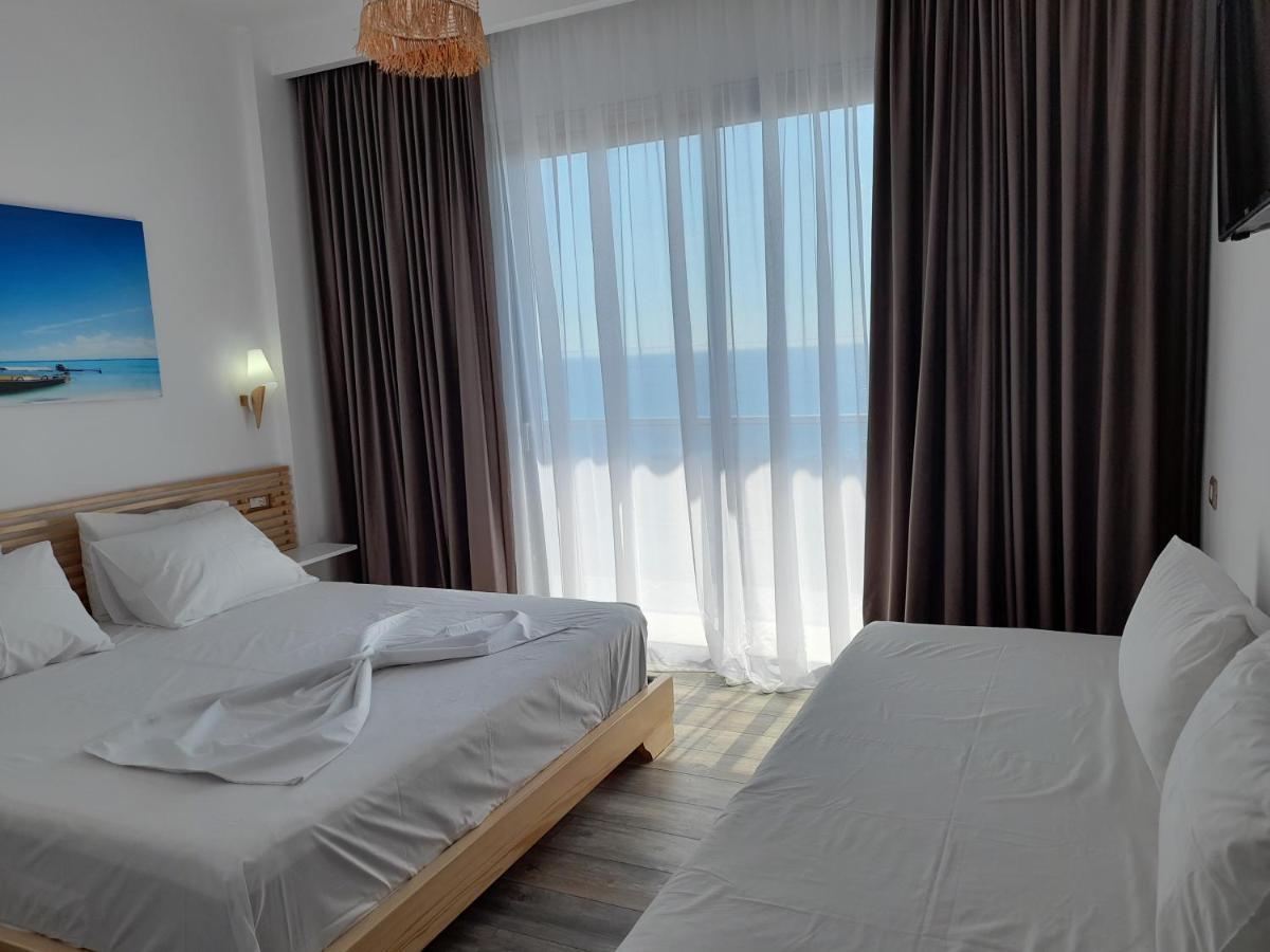Anxhelos Hotel Himare Esterno foto