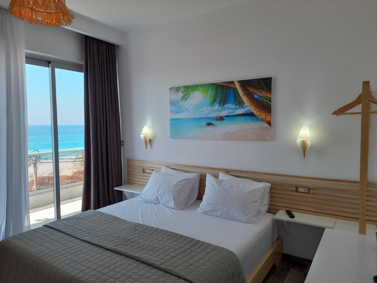 Anxhelos Hotel Himare Esterno foto
