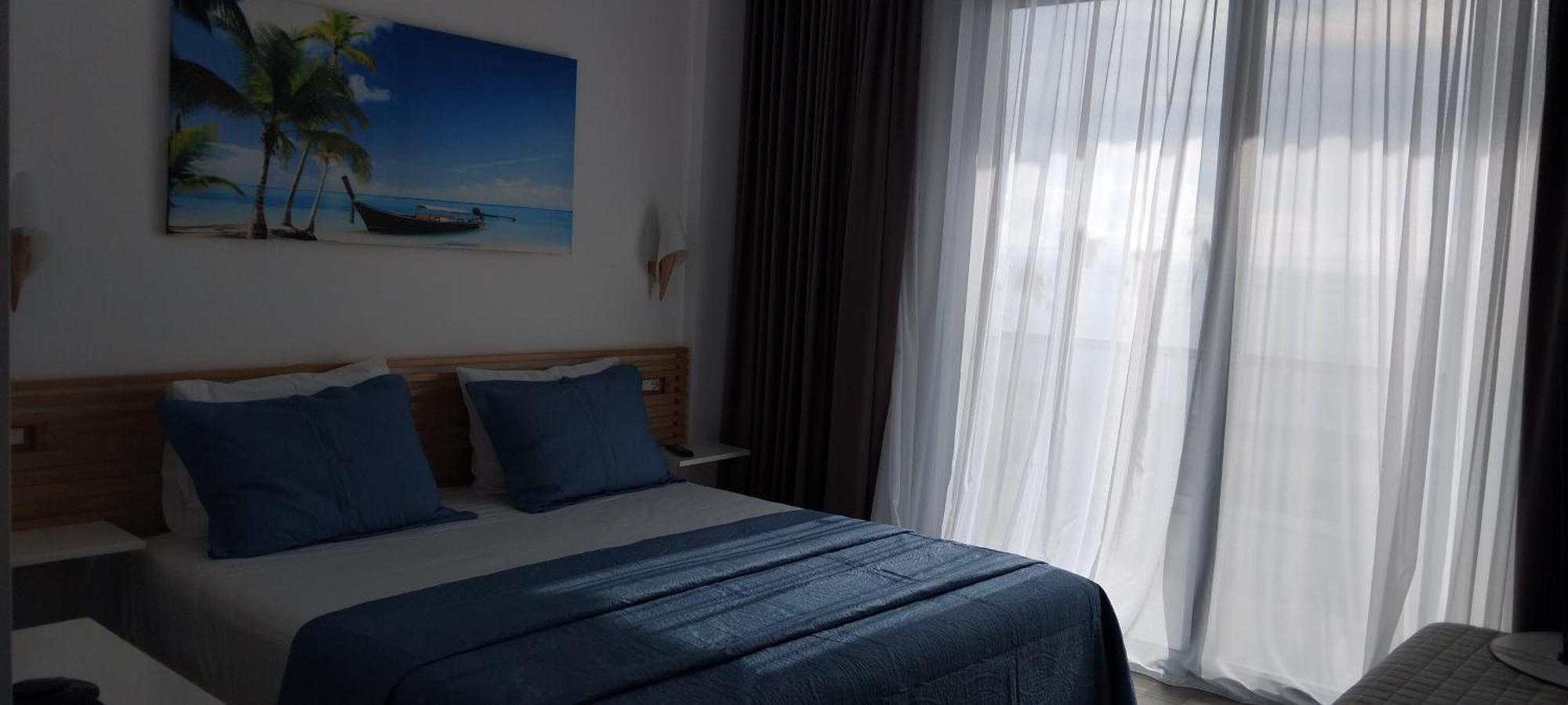 Anxhelos Hotel Himare Esterno foto