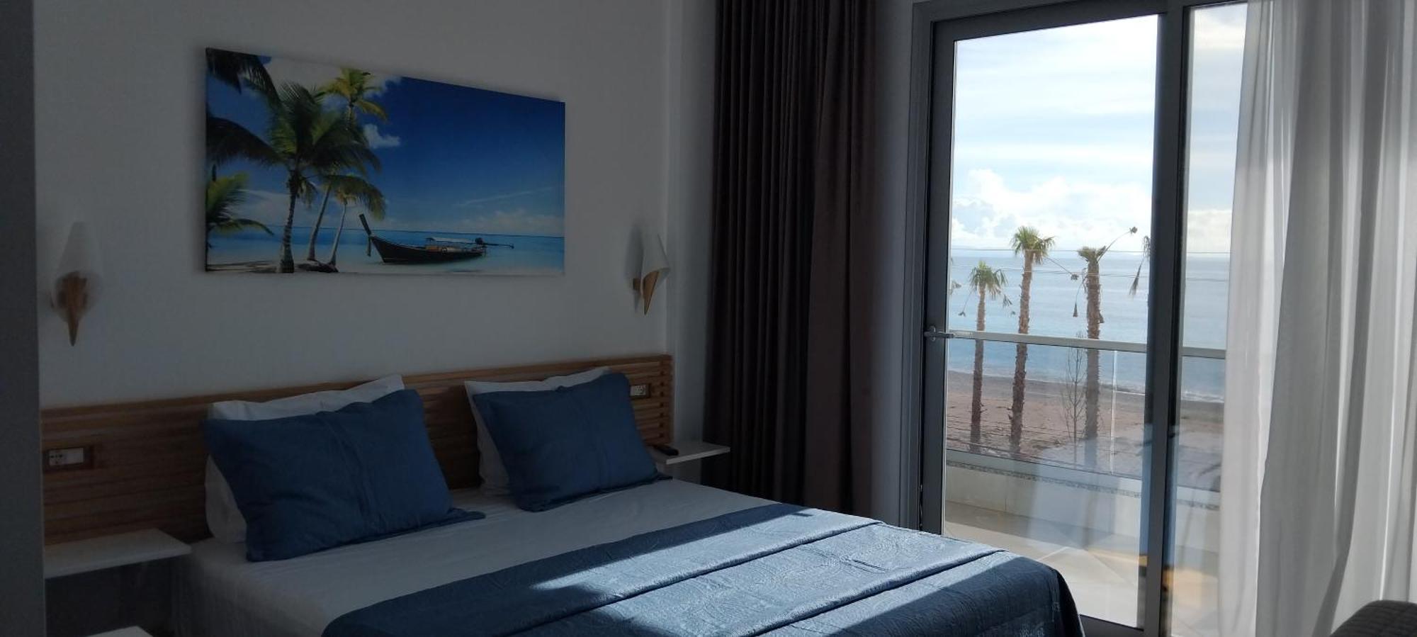 Anxhelos Hotel Himare Esterno foto